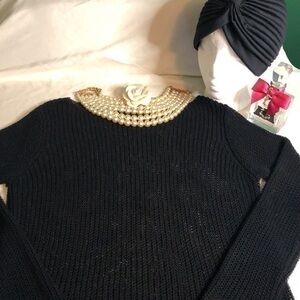 STUNNING VINTAGE OPEN WEAVE CREW NECK BLACK SWEATER FROM EXPRESS WORLD WIDE
